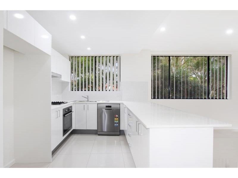 8-12 Linden Street, Toongabbie NSW 2146